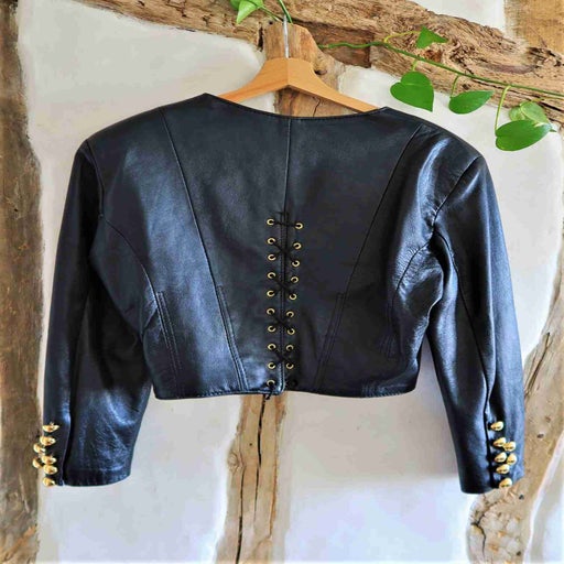 Short leather jacket