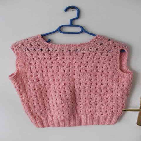 Sleeveless wool sweater