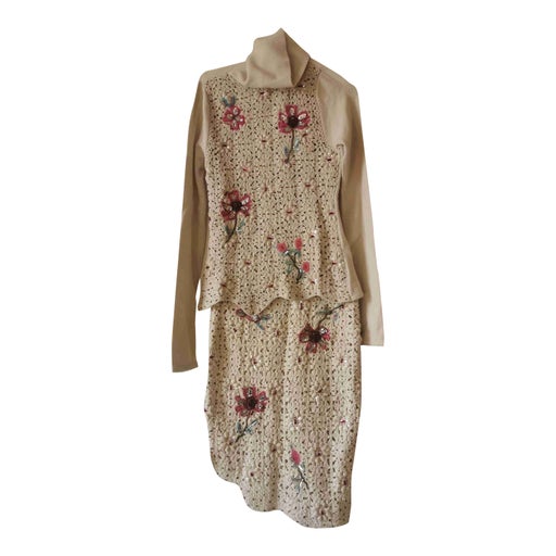 Embroidered flower set