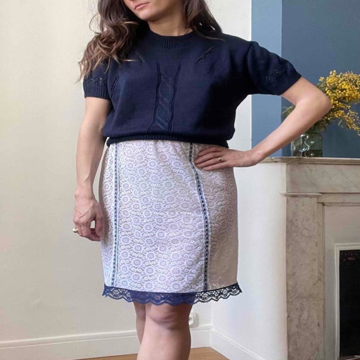 Lace skirt