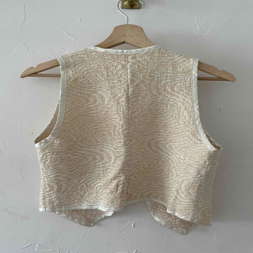 Patterned sleeveless cardigan
