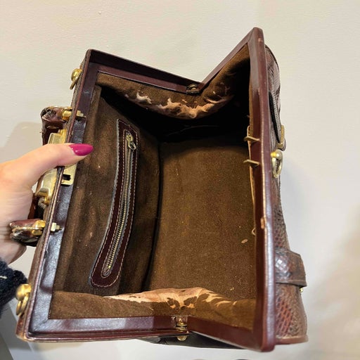 Leather bag