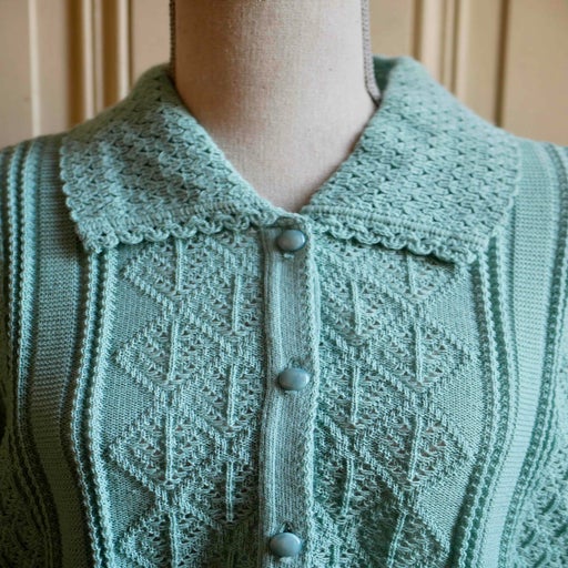 Wide collar cardigan