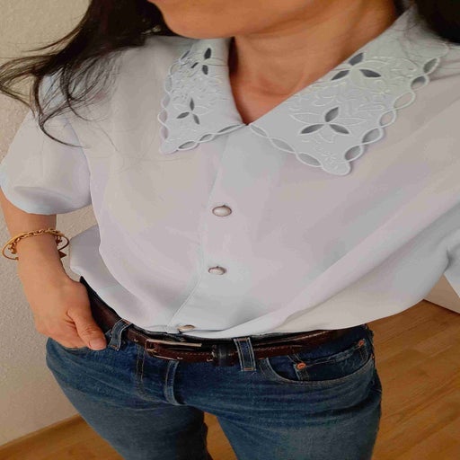Embroidered collar blouse