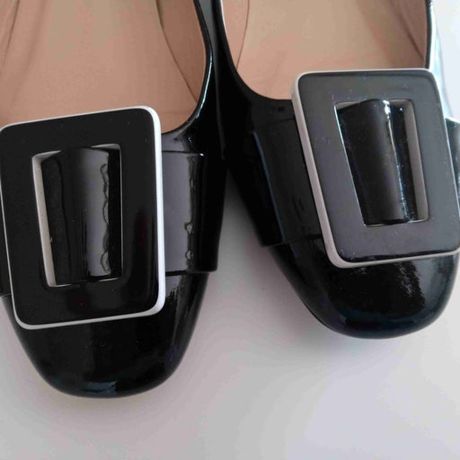 Patent leather Mary Janes