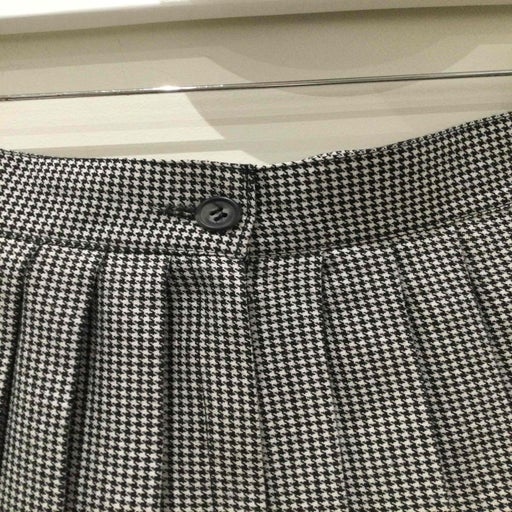Short houndstooth skirt