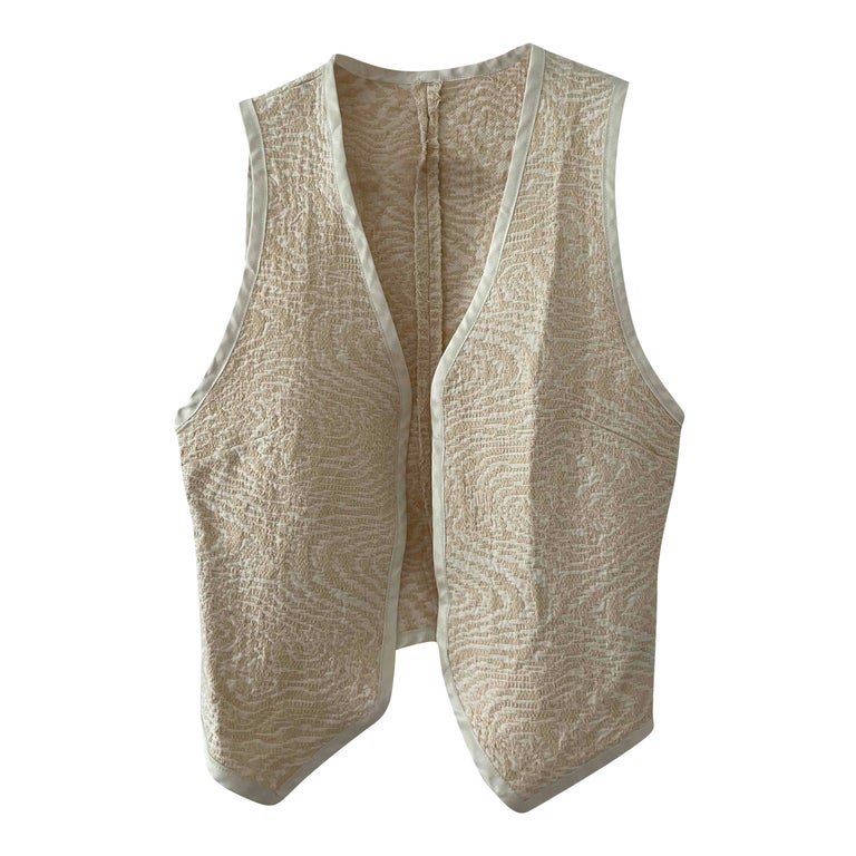 Patterned sleeveless cardigan