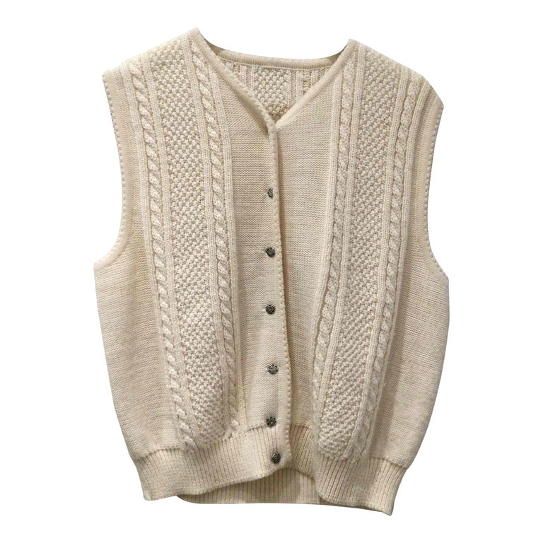 Sleeveless wool cardigan