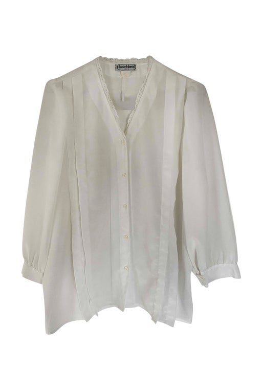 Pleated blouse with lace