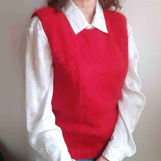 Sleeveless wool sweater