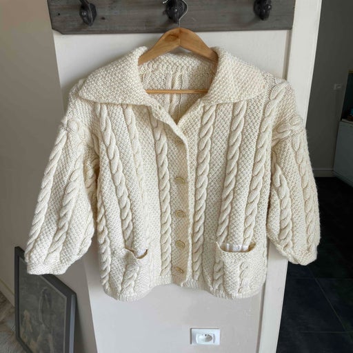 Cable wool cardigan