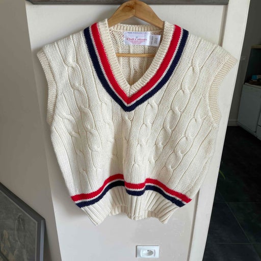 Sleeveless wool sweater
