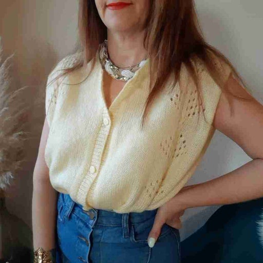 Sleeveless wool vest