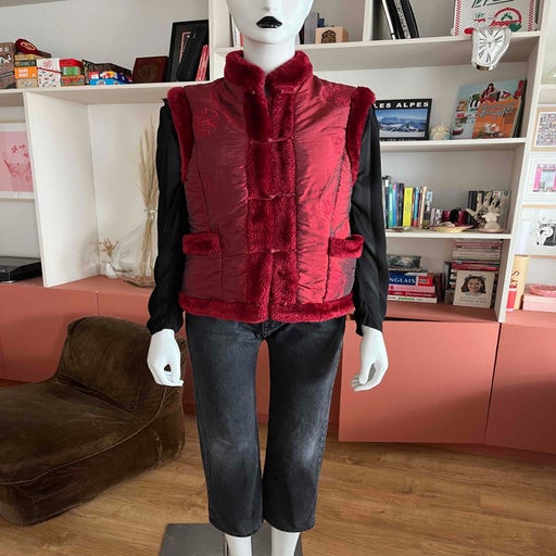 Satin sleeveless down jacket
