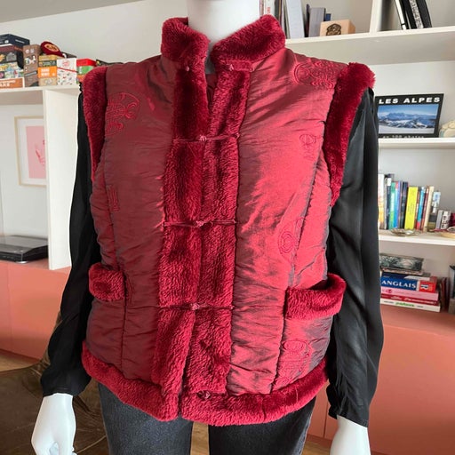 Satin sleeveless down jacket