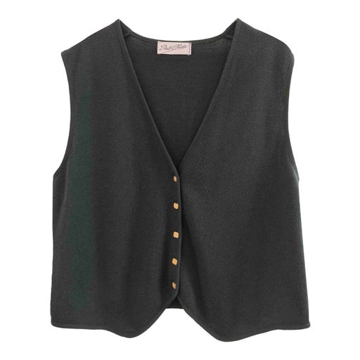 Sleeveless knit vest