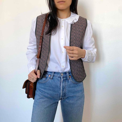 Sleeveless cotton vest