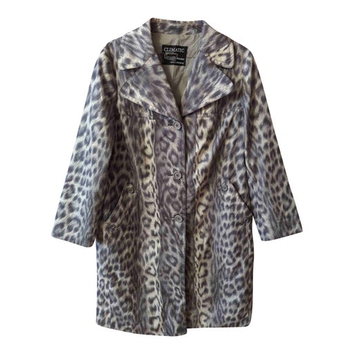 Short leopard trench coat