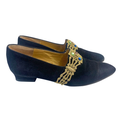 Black pumps with pearls
