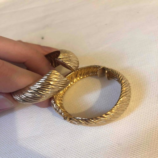 Clip-on hoops