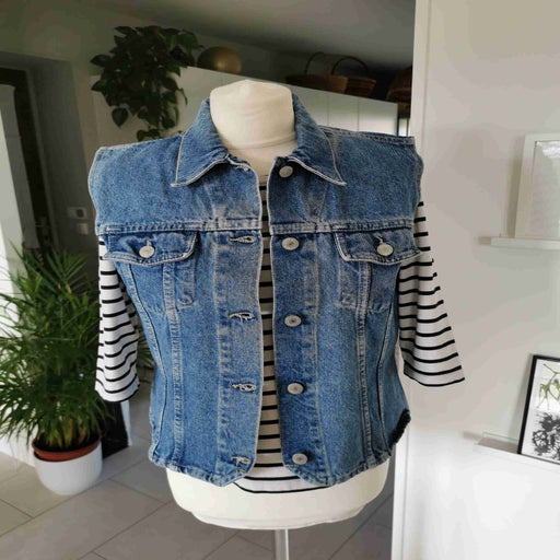 Sleeveless denim vest