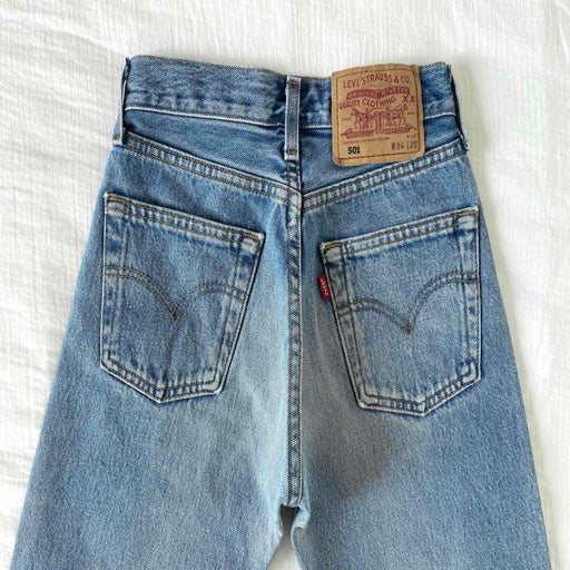 Jean Levi's 501 W24L28