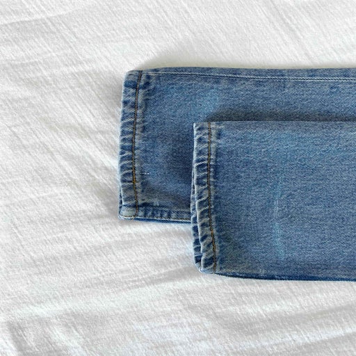 Jean Levi's 501 W24L28