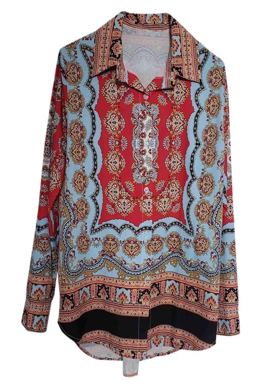 Blouse with baroque patterns