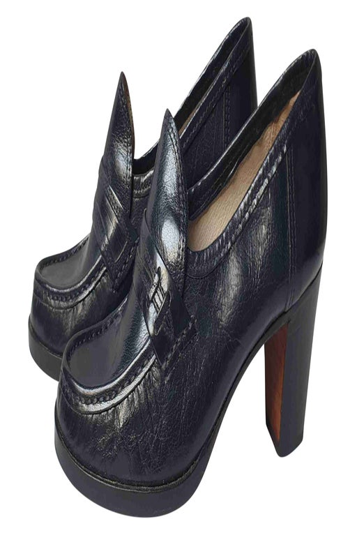 Leather heeled loafers