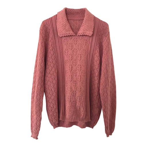 Large collar sweater