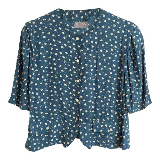Blouse à fleurs et pois