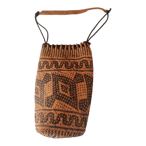 Straw bucket bag