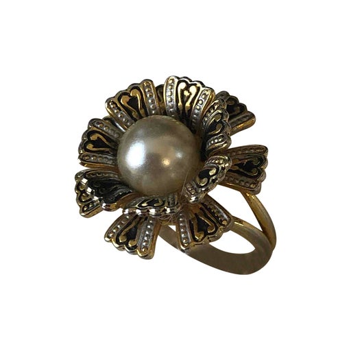 Golden metal ring