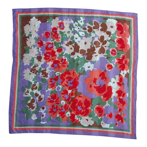 Foulard en soie fleuri