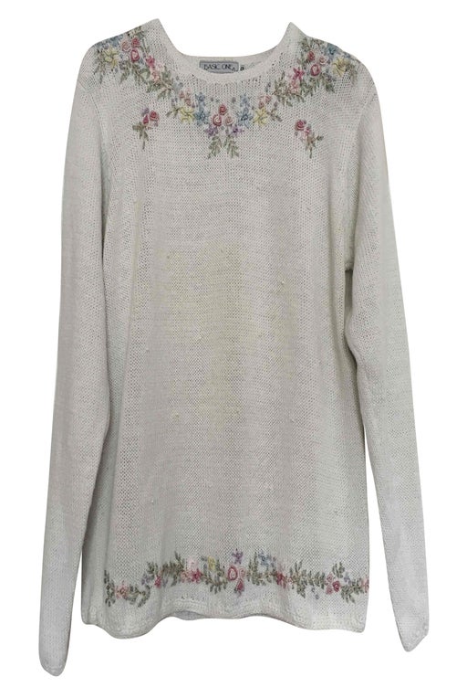 Flower embroidered jumper