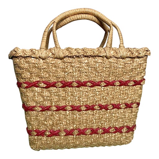 Panier en paille dorée