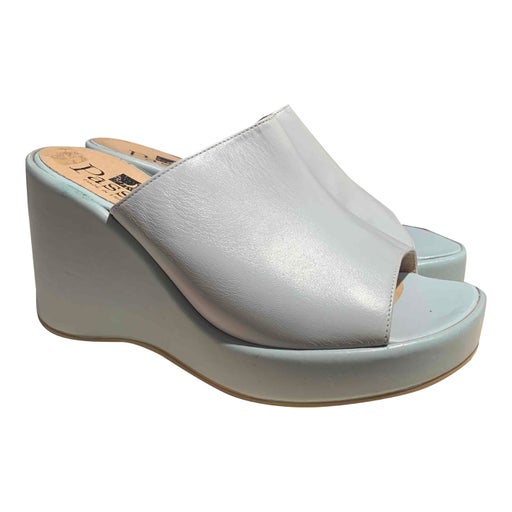 Leather mules