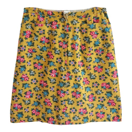 Short floral skirt