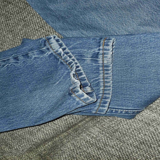 Jean Levi's 501 W27L34