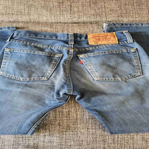 Jean Levi's 501 W27L34