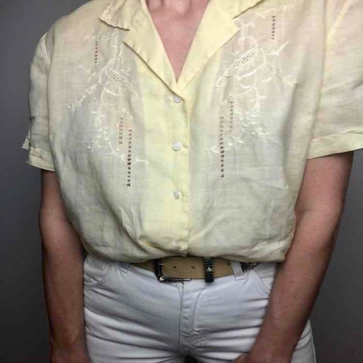 Blouse en lin jaune pastel