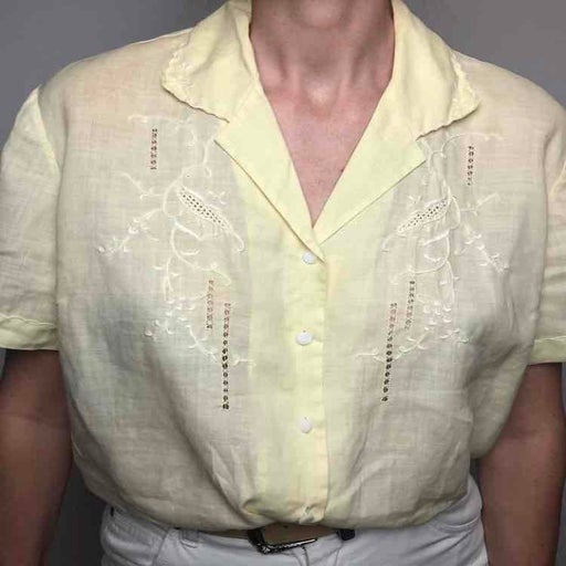 Blouse en lin jaune pastel