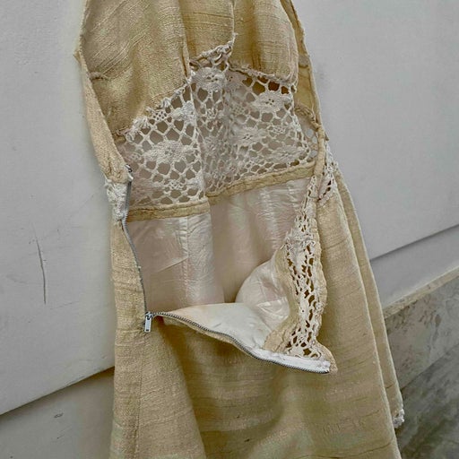 Robe dos nu en lin et crochet