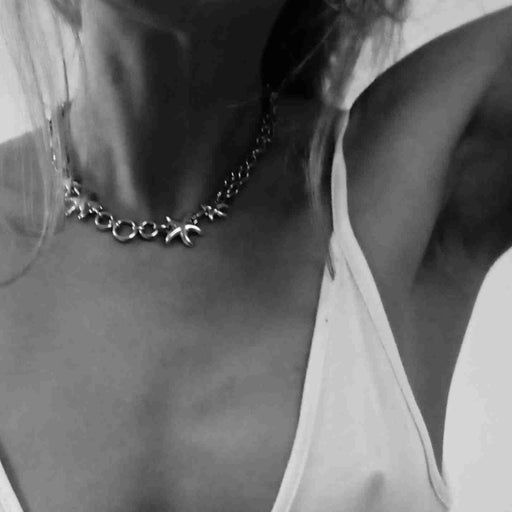 Collier en métal doré