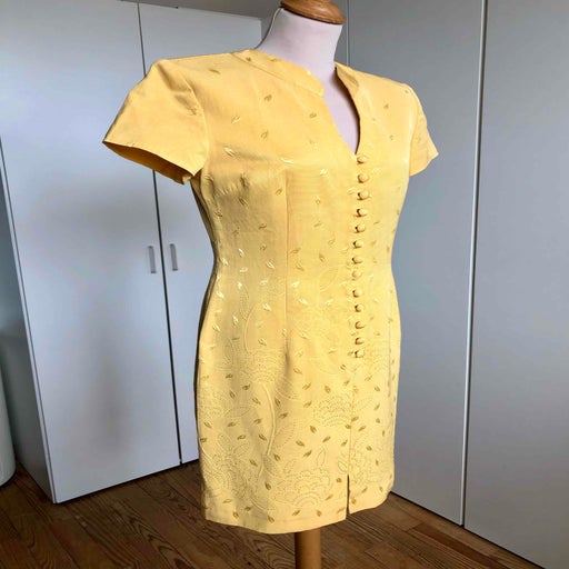 Robe asiatique brodée