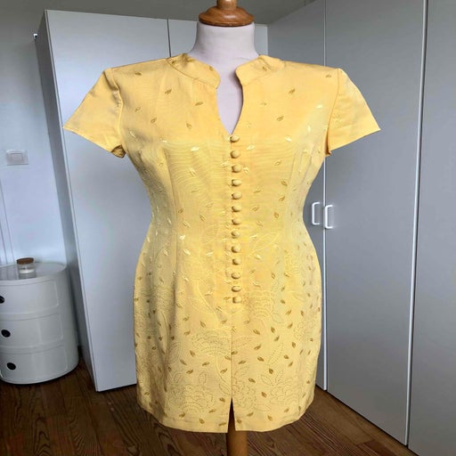 Robe asiatique brodée
