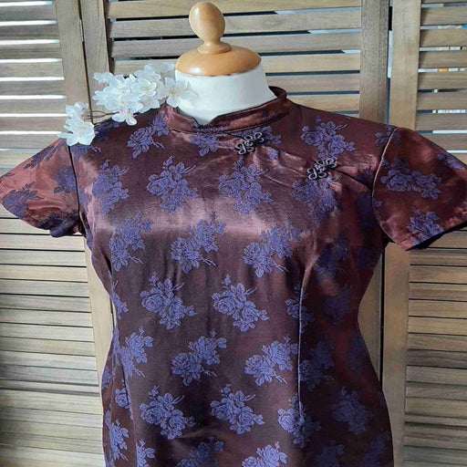 Robe asiatique satinée
