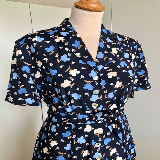 Robe boutonnée à fleurs