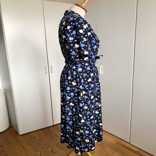 Robe boutonnée à fleurs