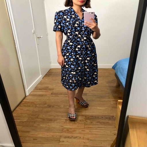 Robe boutonnée à fleurs